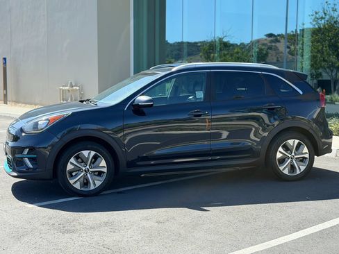 Used 2019 Kia Niro EX Premium FWD image 4