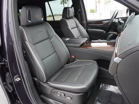Certified 2024 Cadillac Escalade Premium Luxury w/ Performance Package AWD/4WD image 13