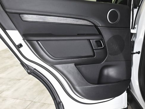 Used 2023 Land Rover Discovery HSE R-Dynamic image 13