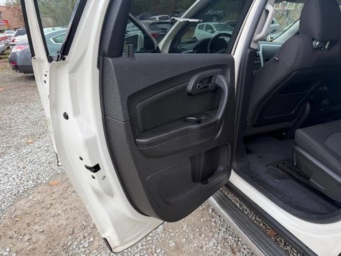 Used 2011 Chevrolet Traverse LT w/ LPO, 'HIT The Road' Package image 11