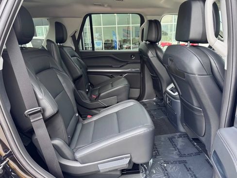 New 2027 Lincoln Navigator Premiere AWD/4WD image 11
