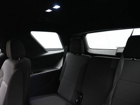 Used 2022 Chevrolet Traverse LT FWD image 22