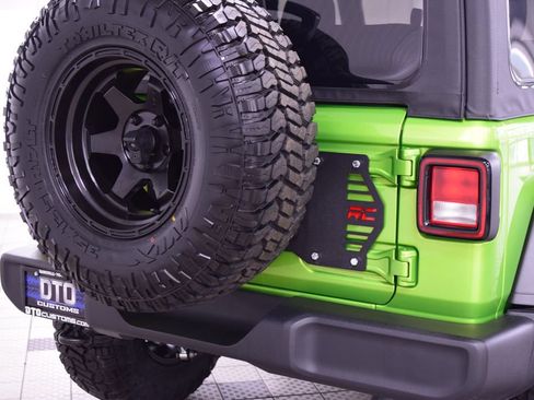 Used 2025 Jeep Wrangler Sport AWD/4WD image 23