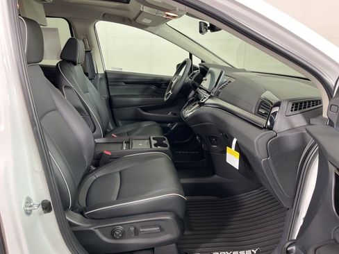 New 2026 Honda Odyssey Touring image 8