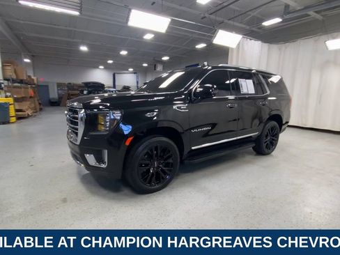 Certified 2023 GMC Yukon SLT w/ SLT Luxury Package AWD/4WD image 6