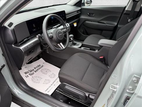 Certified 2025 Hyundai Kona SE FWD image 9