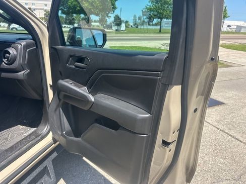 Used 2023 Chevrolet Colorado Trail Boss w/ Advanced Trailering Package image 11