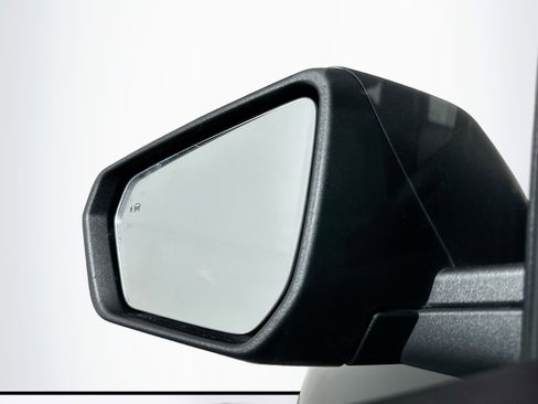 Used 2023 Chevrolet Equinox LS w/ Driver Confidence II Package image 16