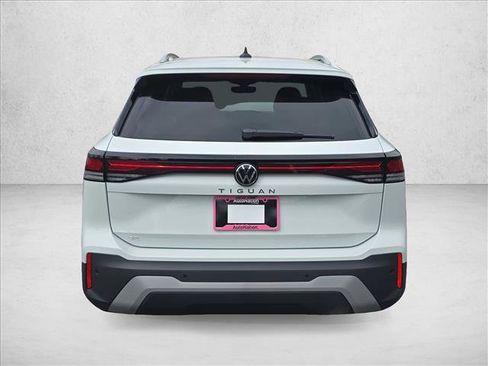 New 2026 Volkswagen Tiguan SE FWD image 4