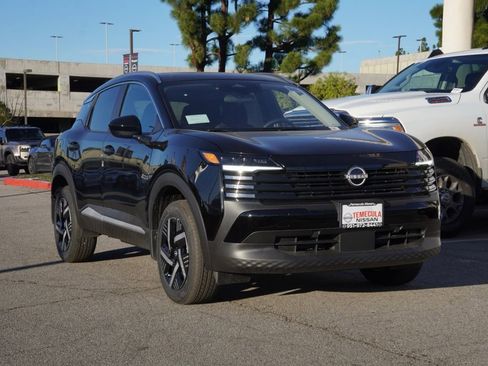 New 2026 Nissan Kicks SV w/ SV Premium Package FWD image 2