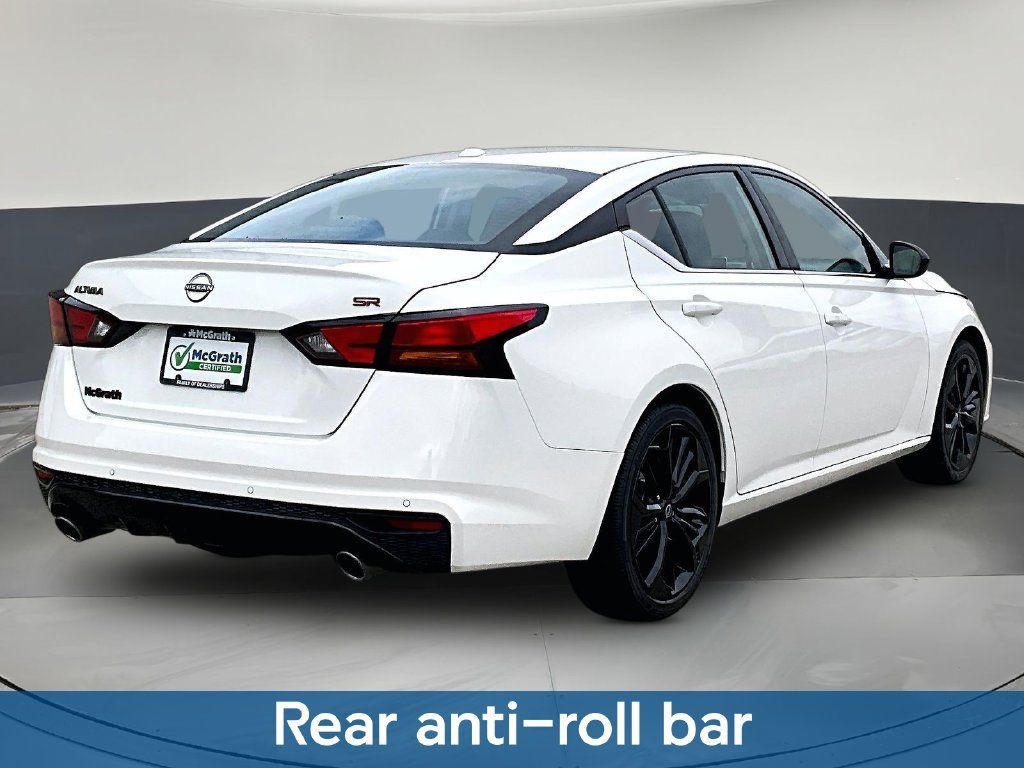 Used 2024 Nissan Altima 2.5 SR FWD image 8