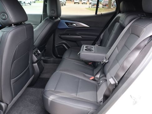 Used 2024 Chevrolet Equinox EV LT FWD image 12