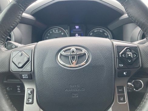 Used 2018 Toyota Tacoma TRD Sport w/ Technology Package image 17