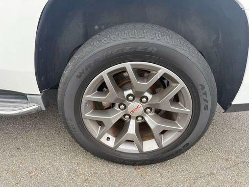 Used 2015 GMC Yukon SLT w/ HD Trailering Package image 12