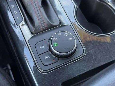 Used 2019 Chevrolet Blazer RS AWD/4WD image 32