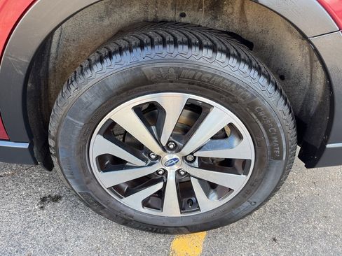 Used 2020 Subaru Outback Premium image 9