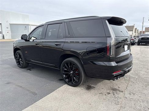 Used 2025 Cadillac Escalade V w/ LPO, ONYX Package image 2