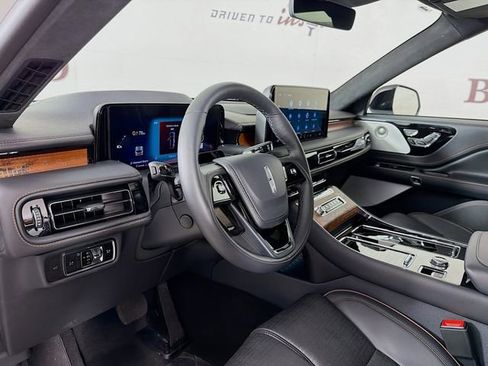 New 2026 Lincoln Aviator Black Label w/ Black Label Special Edition AWD/4WD image 9