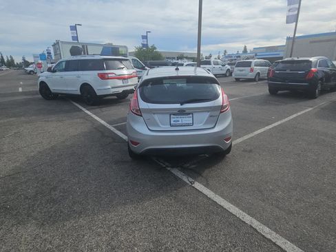 Used 2016 Ford Fiesta SE w/ Equipment Group 201A FWD image 7