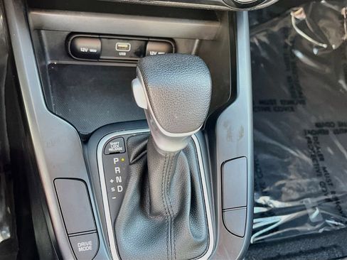 Used 2024 Kia Soul LX w/ Option Group 015 FWD image 16