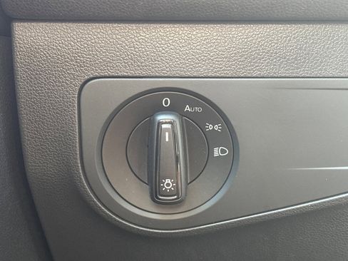 Used 2022 Volkswagen Tiguan S image 21