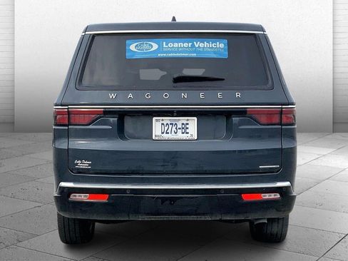 Used 2024 Jeep Wagoneer L Series III w/ Premium Group I image 3