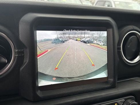 Certified 2022 Jeep Wrangler Unlimited Sahara w/ Cold Weather Group image 36