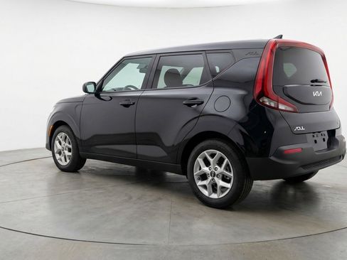 Used 2025 Kia Soul LX w/ LX Technology Package FWD image 6