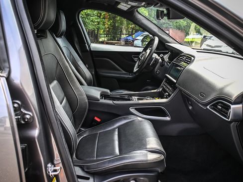 Used 2019 Jaguar F-PACE R-Sport AWD/4WD image 17