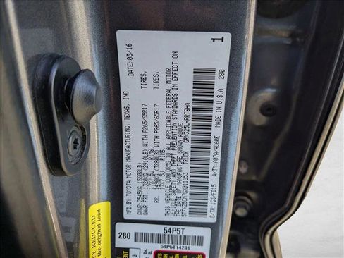 Used 2016 Toyota Tacoma TRD Sport w/ Towing Package image 24