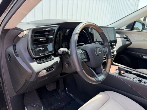 Used 2024 Lexus RX 350 AWD w/ Convenience Package image 17