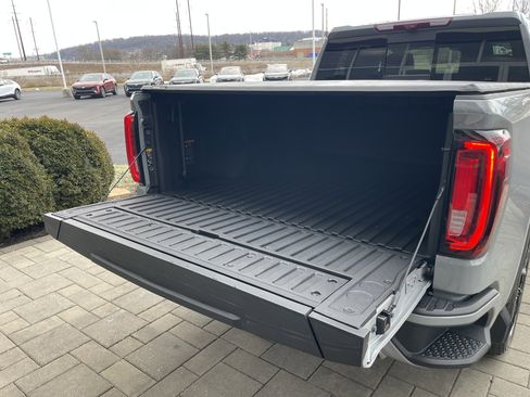 Used 2025 GMC Sierra 1500 Denali w/ Denali Reserve Package image 9