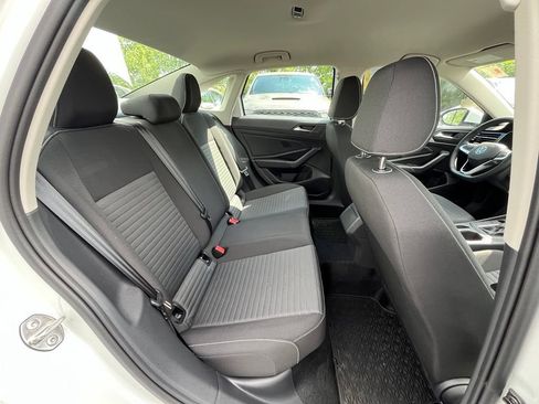 Certified 2025 Volkswagen Jetta S FWD image 27