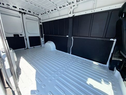 Used 2025 RAM ProMaster 2500 w/ Convenience Group FWD image 12