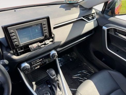 Certified 2022 Toyota RAV4 XLE Premium AWD/4WD image 24