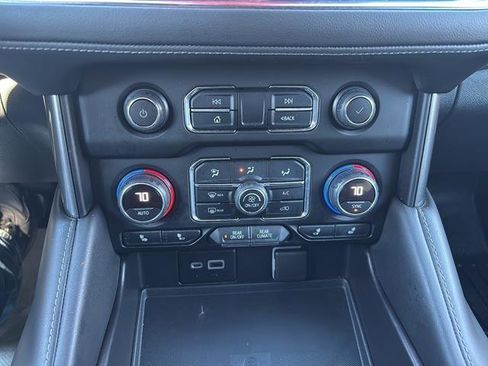 Used 2022 Chevrolet Tahoe Z71 w/ Off-Road Capability Package image 24