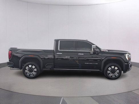 Used 2025 GMC Sierra 2500 Denali w/ Denali Reserve Package AWD/4WD image 8