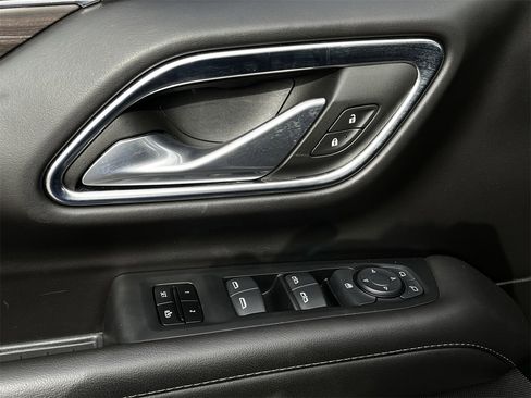 Used 2024 Chevrolet Suburban LT image 20