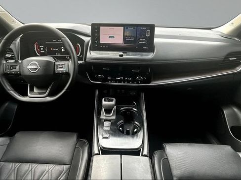 Used 2025 Nissan Rogue Platinum FWD image 7