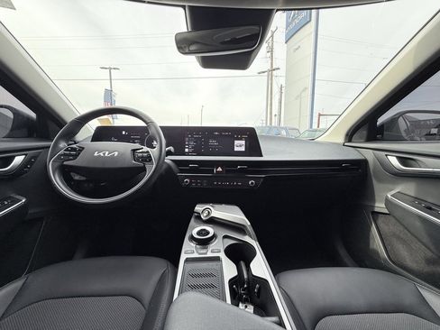 Used 2024 Kia EV6 Light image 28