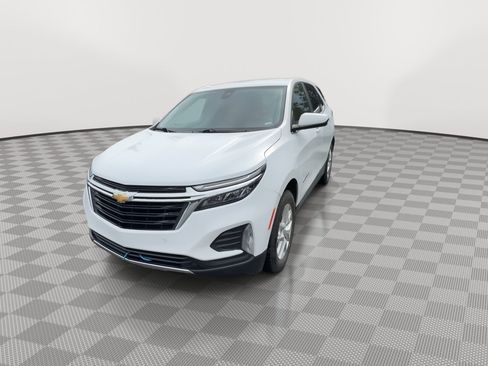Used 2024 Chevrolet Equinox LT AWD/4WD image 3