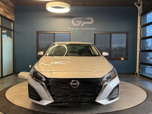 Used 2024 Nissan Altima 2.5 SL AWD/4WD image 8