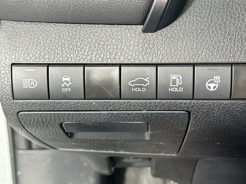 Used 2023 Toyota Camry SE FWD image 17