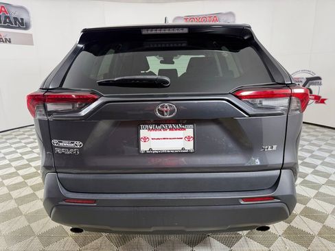 Used 2024 Toyota RAV4 XLE FWD image 12