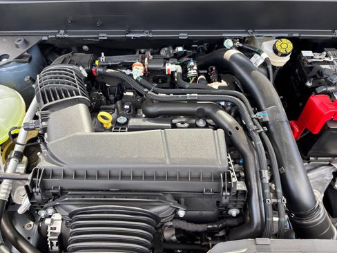 New 2025 Ford Maverick Lariat w/ 4K Tow Package image 21