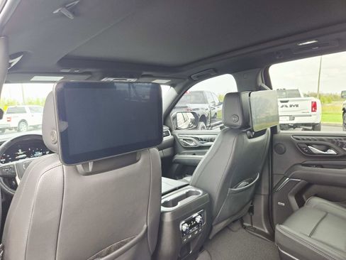 Used 2023 GMC Yukon XL Denali w/ Denali Reserve Package image 15
