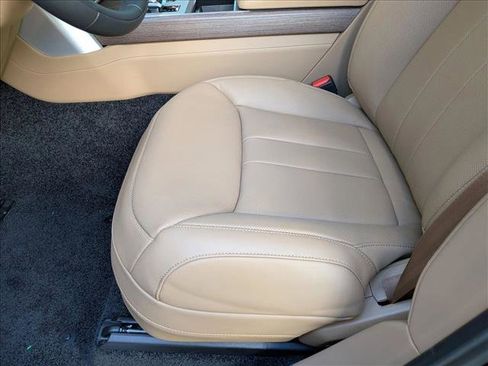 New 2026 Land Rover Range Rover SE image 4