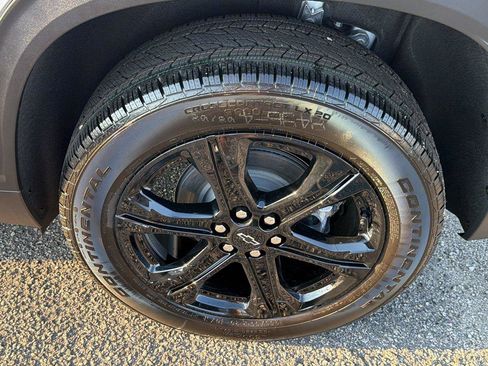 New 2027 Chevrolet Traverse LT w/ Midnight/Sport Edition FWD image 12