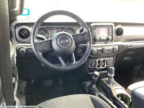 Used 2021 Jeep Gladiator Overland AWD/4WD image 12