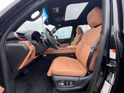 New 2026 Lexus LX 600 4WD w/ Premium Package image 22